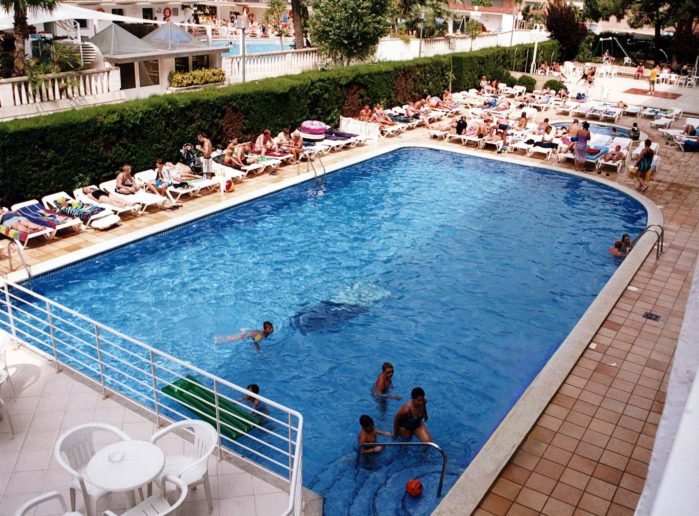 Riviera-Hotel-Pool-7