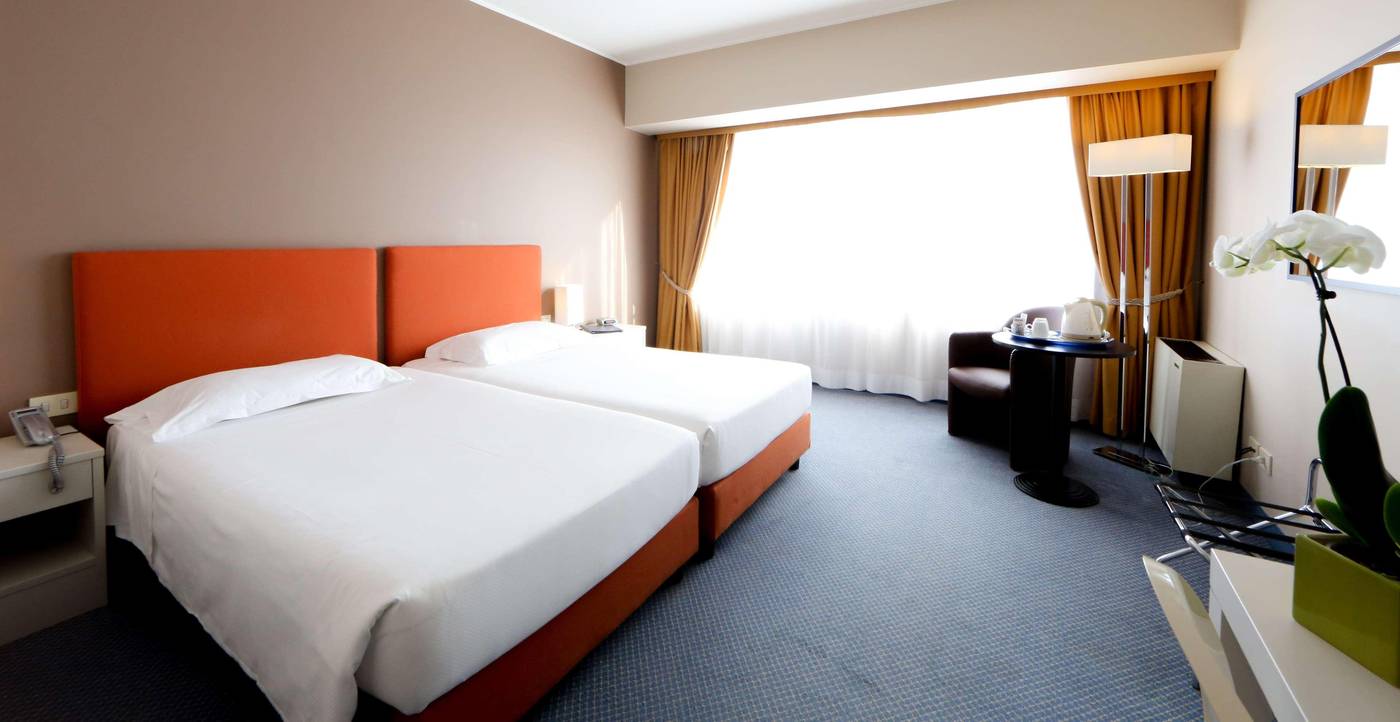 Hotel-Blaise---Francis-Room-14