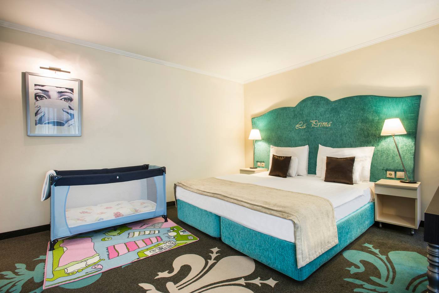 La-Prima-Fashion-Hotel-Room-28