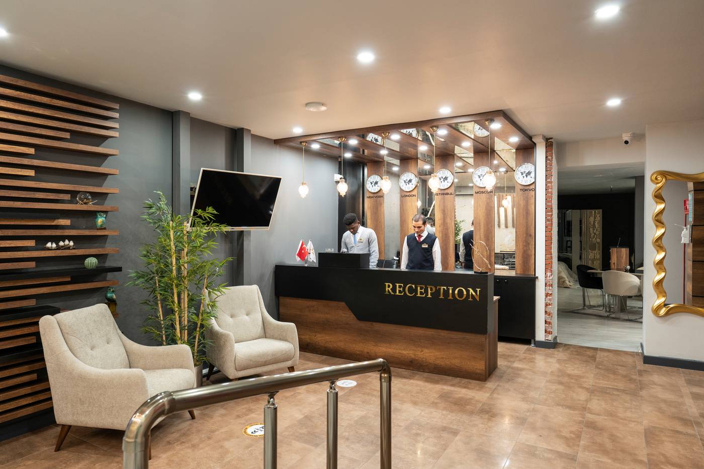 Monezza-Hotel-Lobby-11