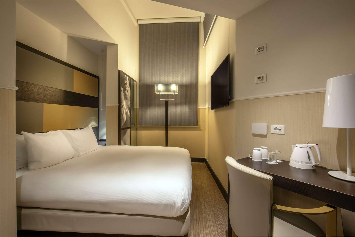 Cosmopolita-Hotel-Rome--Tapestry-Collection-by-Hil-Room-41