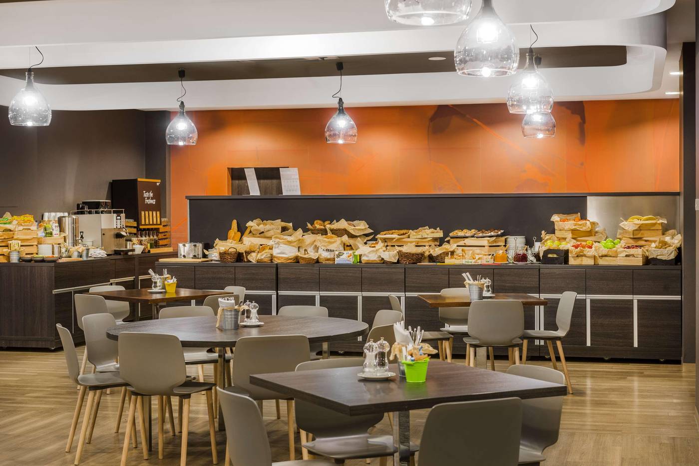 Park-Inn-by-Radisson-Budapest-Restaurant-37