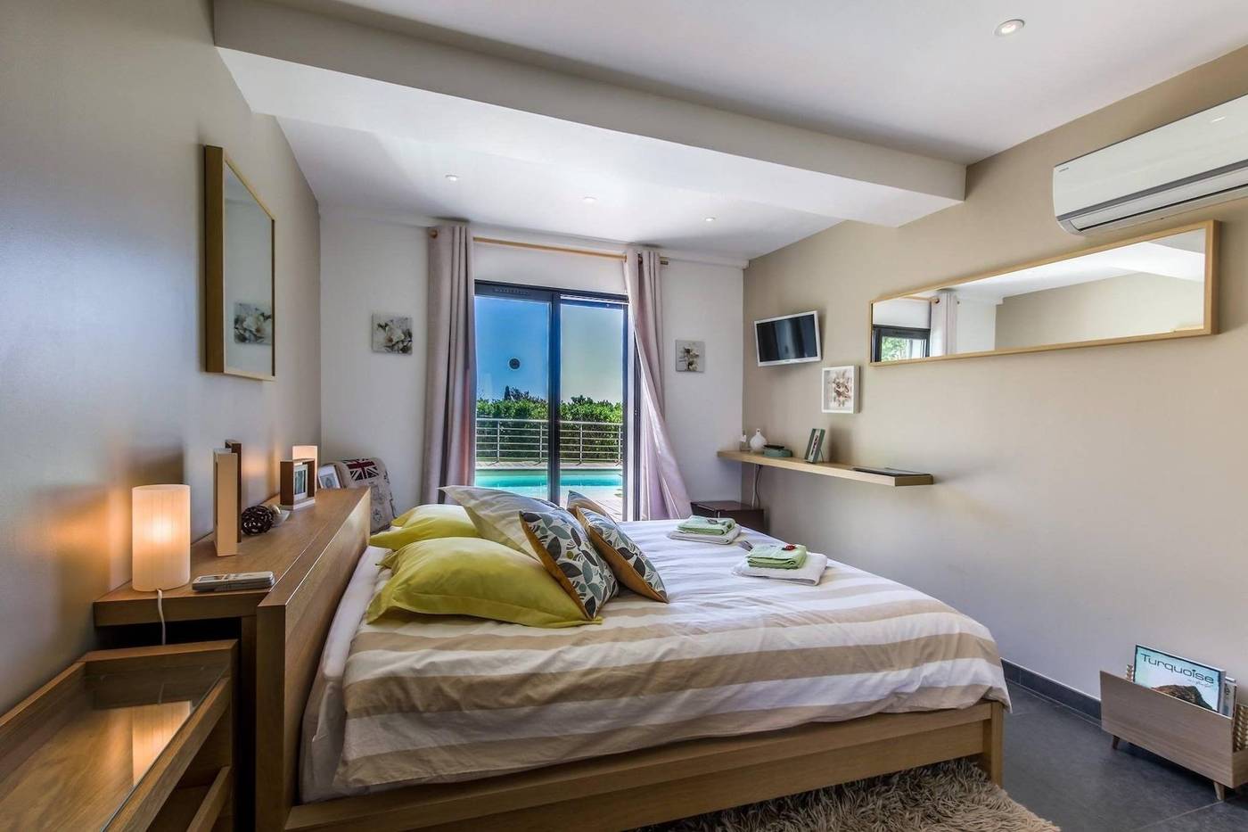 La-Villa-Louancelie-Room-14