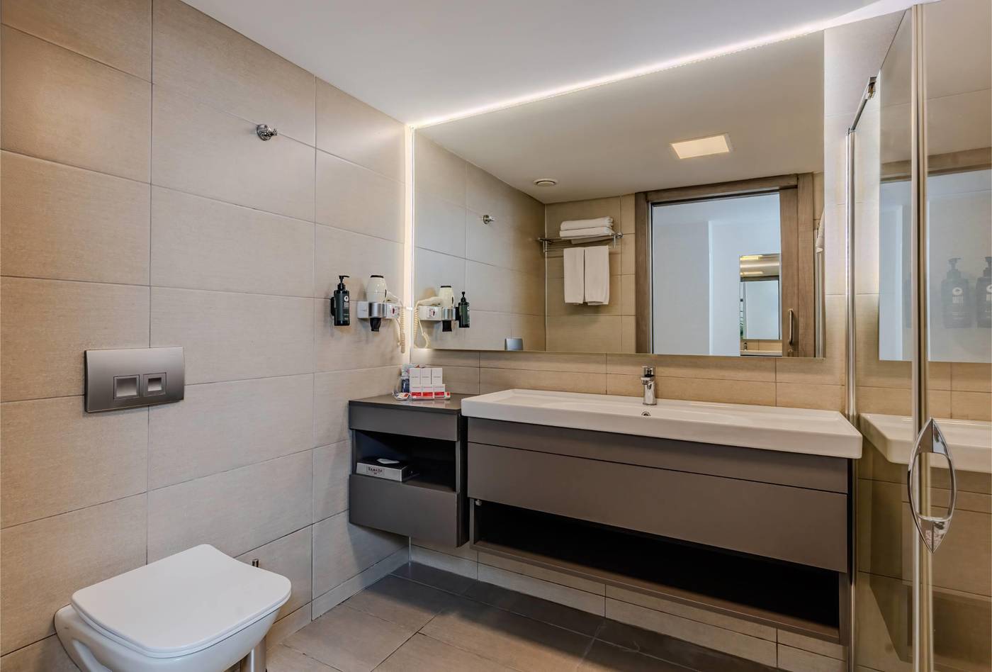 Ramada-Plaza-Izmir-Room-37