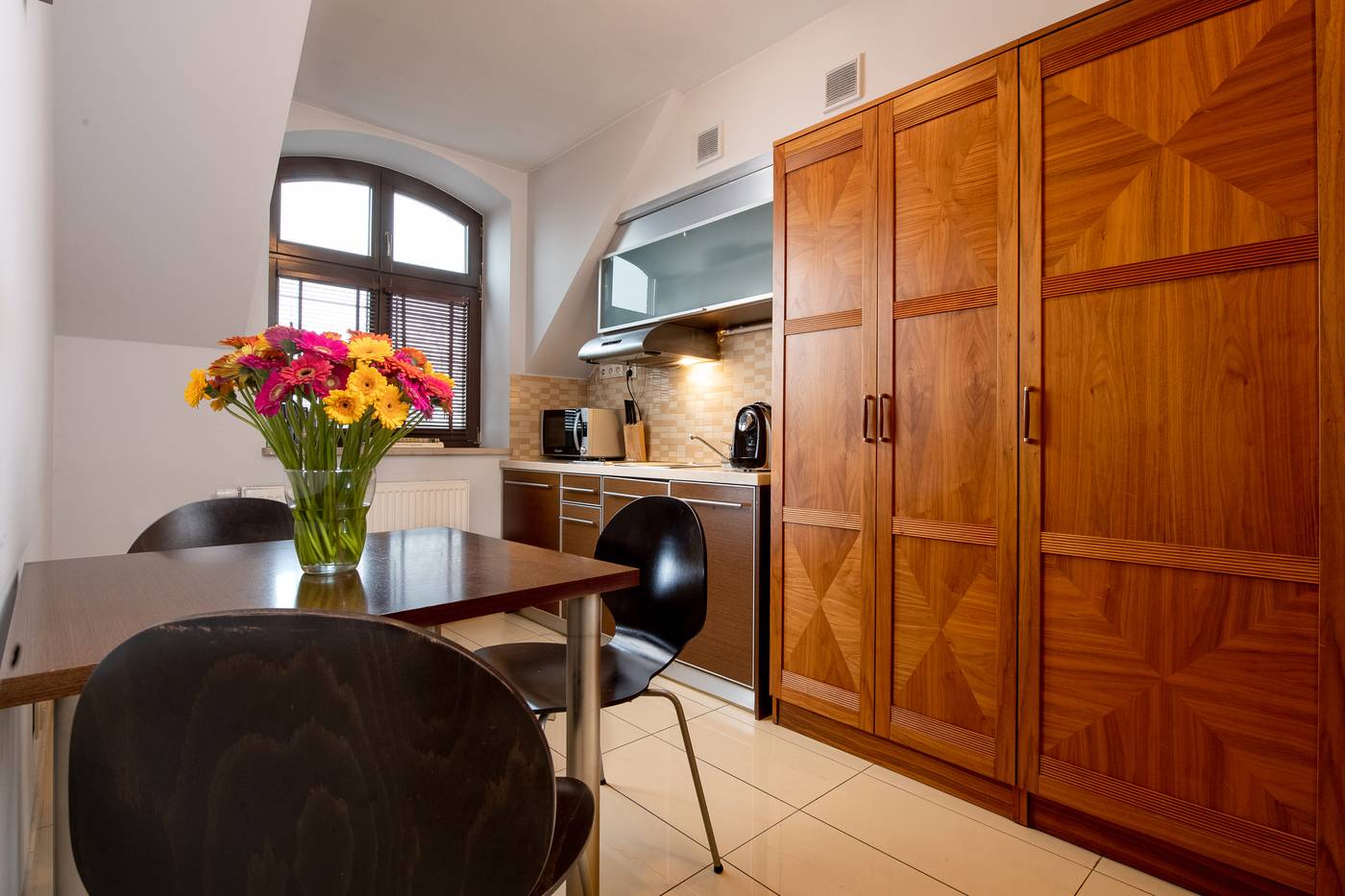 Red-Brick-Apartments-Room-20