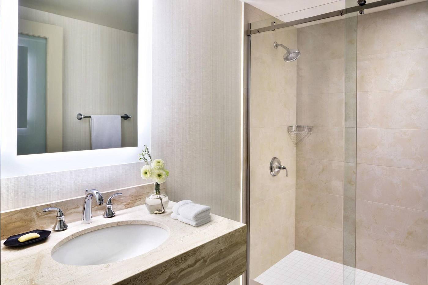 Sheraton-Vancouver-Wall-Centre-Room-33