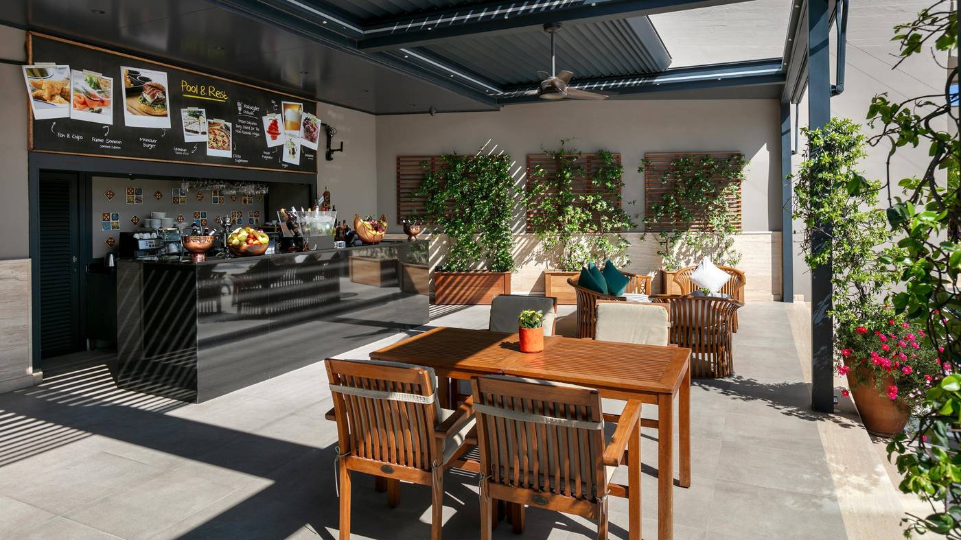 InterContinental-Istanbul-Pool-4