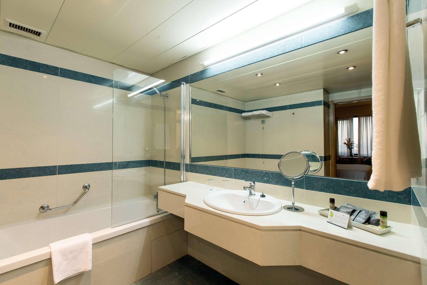 SANA-Metropolitan-Room-32