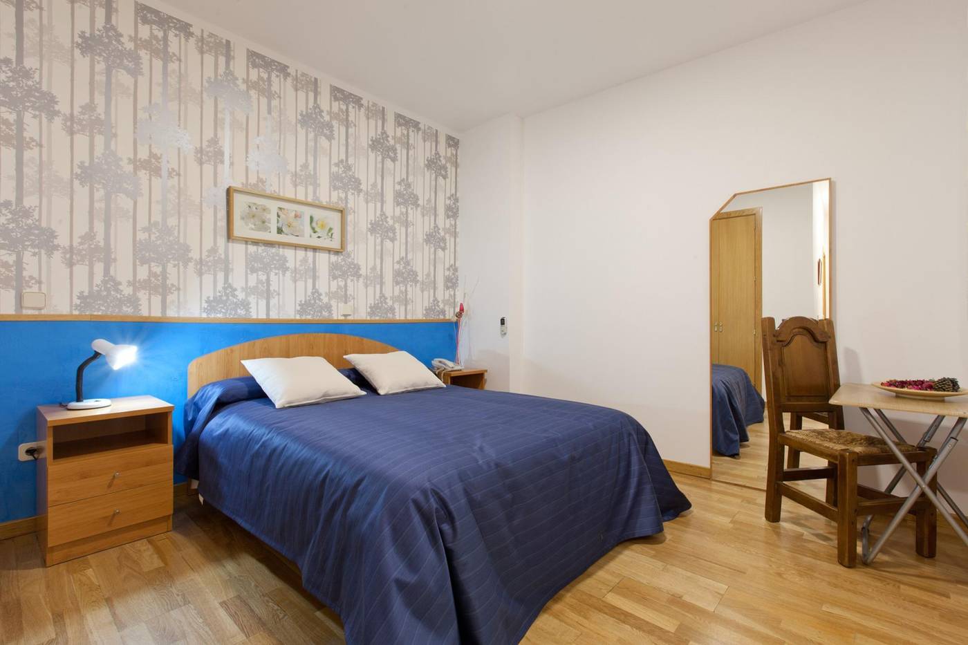 Hostal-Montaloya-Room-16