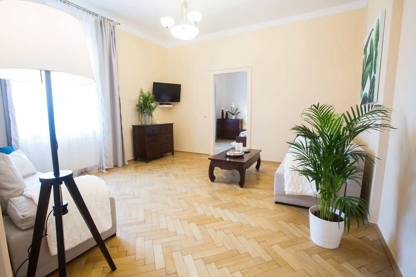 Apartments-Roman-Room-12