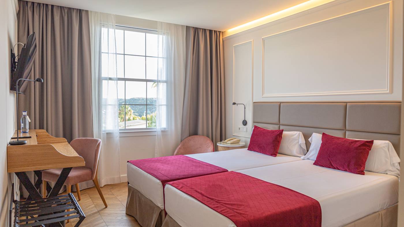 Seth-Port-Mahon-Room-30