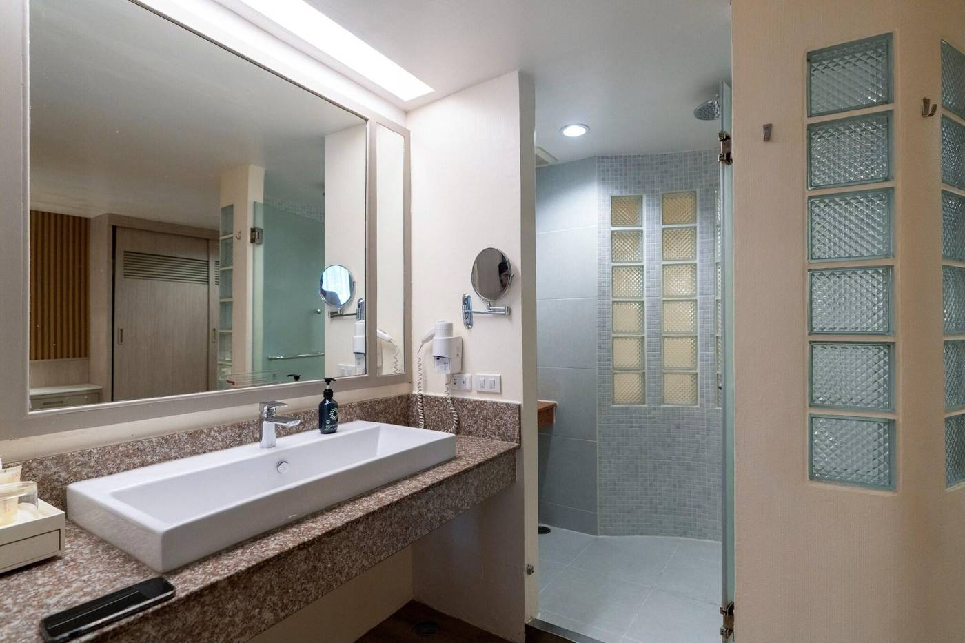 Katathani-Phuket-Beach-Resort-Room-65