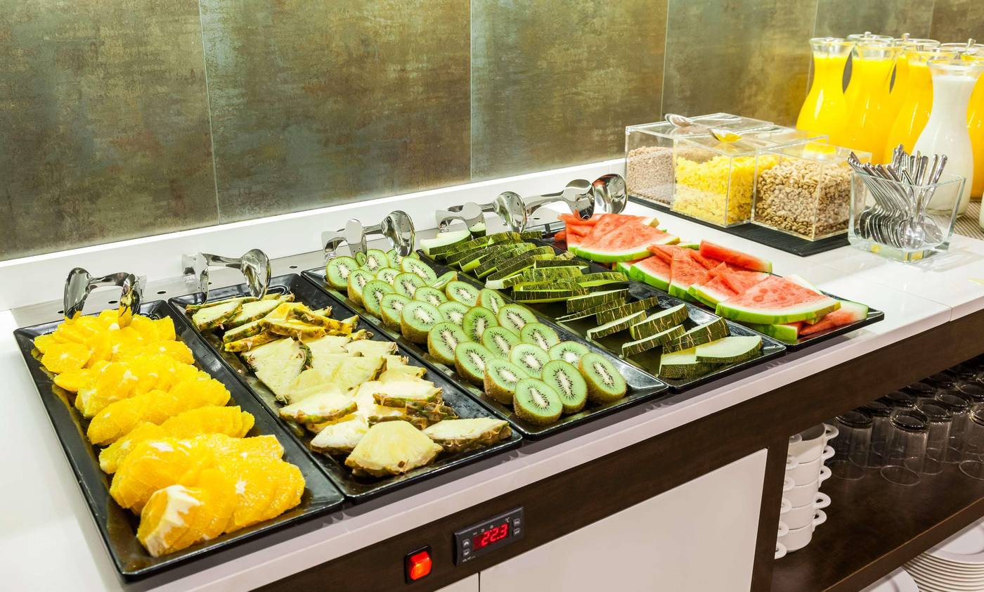 Ilunion-Suites-Madrid-----Restaurant-36