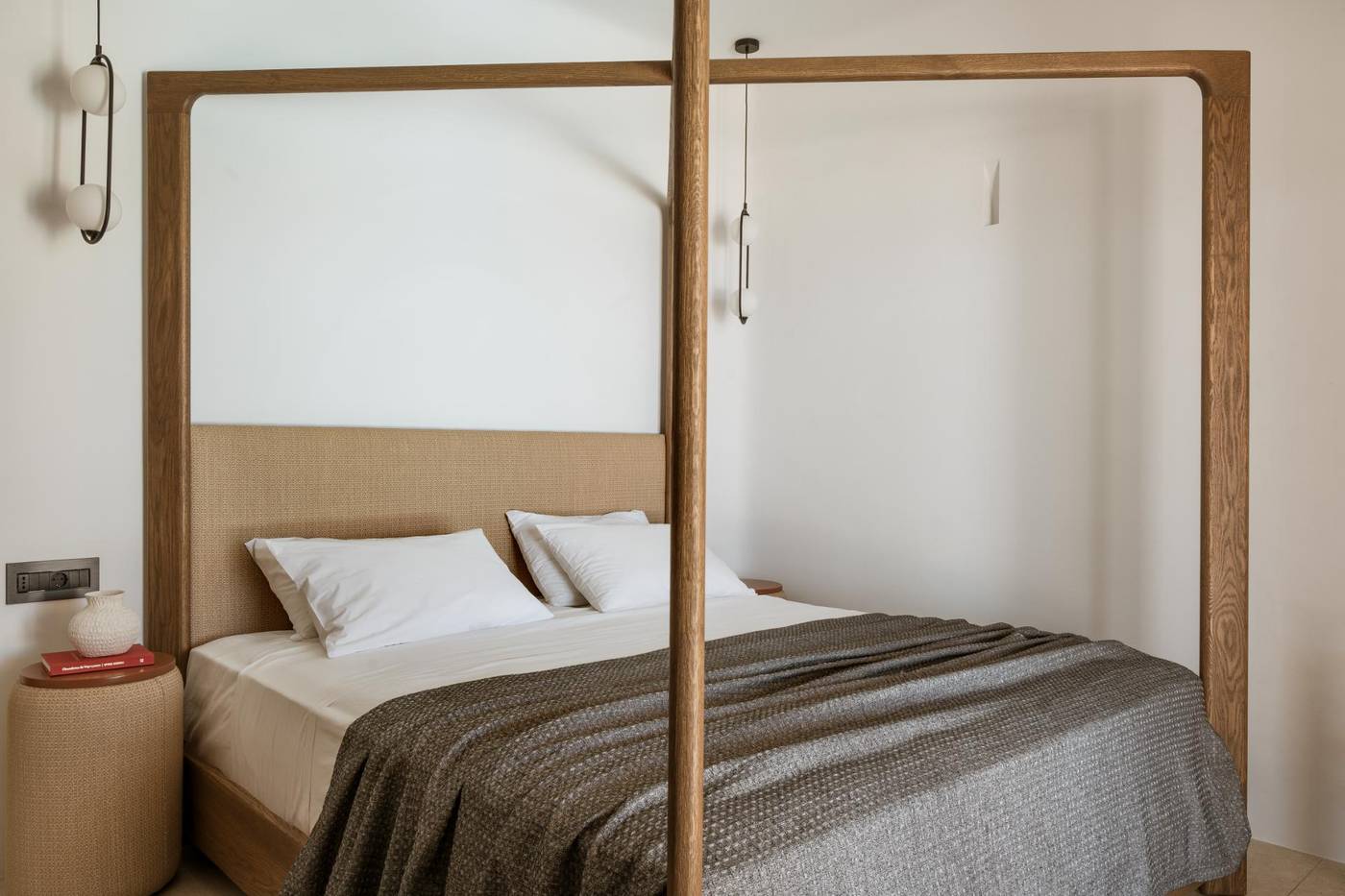 Casa-Del-Mar-Mykonos-Seaside-Resort-Room-32