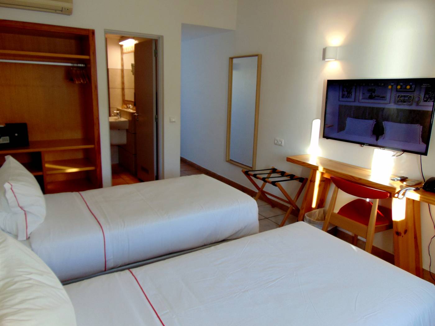 Hotel-Carvoeiro-Sol-Room-19