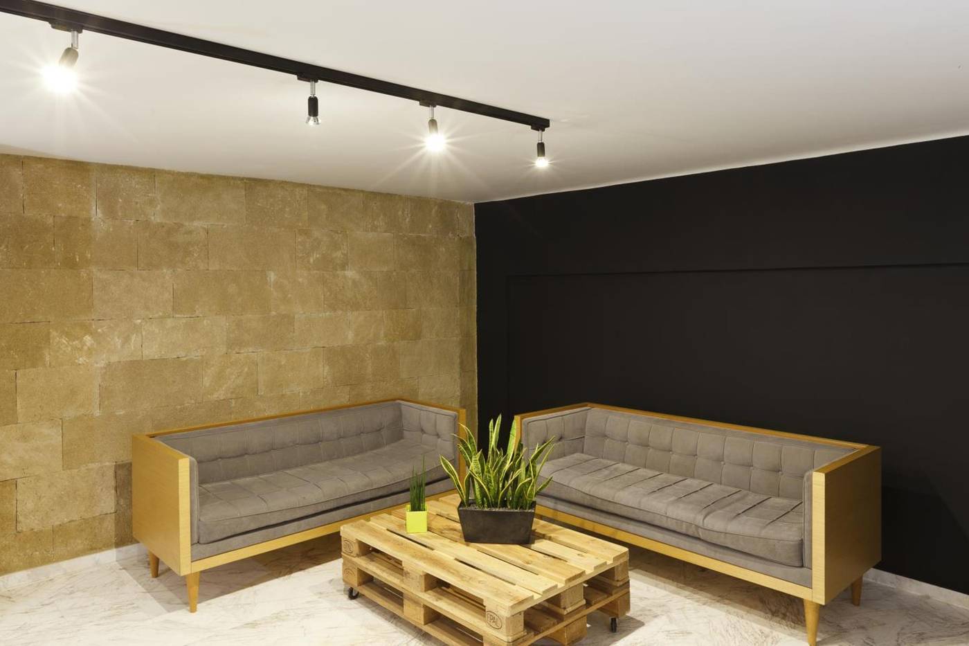 Butterfly-Boutique-Hotel-Lobby-14