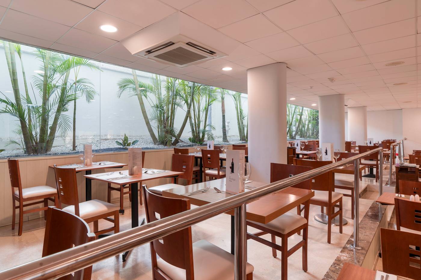 AluaSun-Lago-Rojo-Restaurant-43