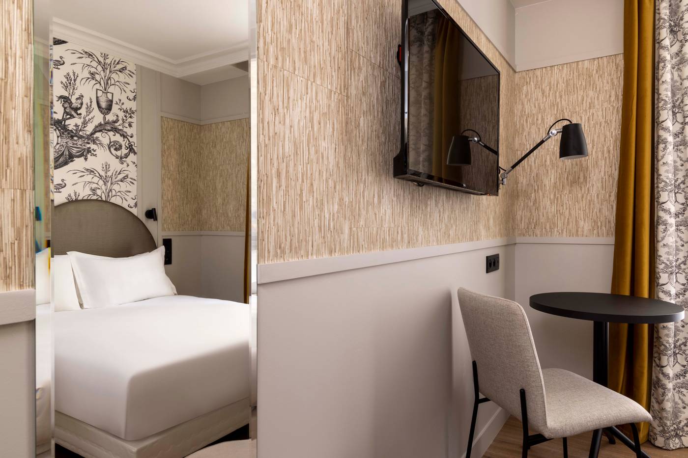 Grand-Hotel-Leveque-Room-9