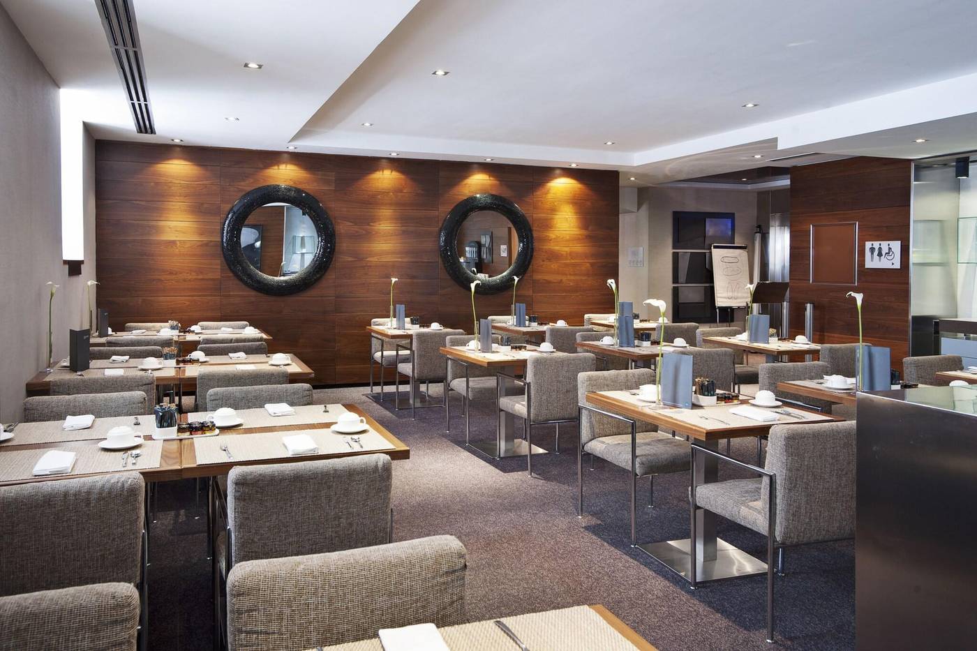 AC-Madrid-Recoletos-Restaurant-13