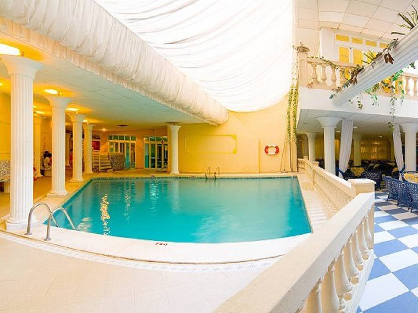 Magic-Fenicia-Pool-49