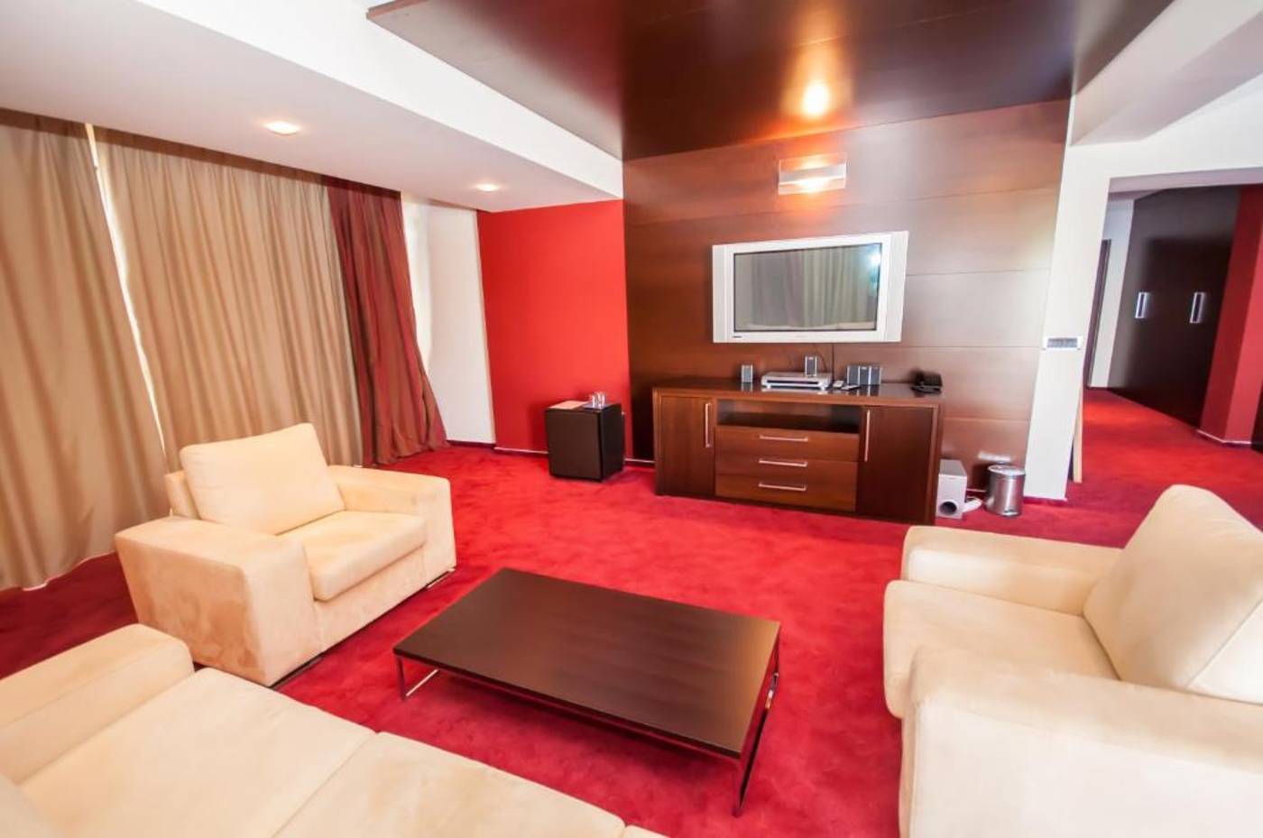 Bozava---Maxim-Room-12