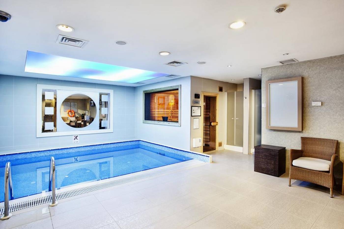 Eresin-Taxim-Premier-Pool-27