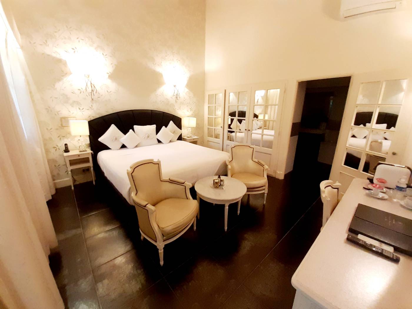 Auberge de Cassagne & Spa-France-LE PONTET AVIGNON-Room-6