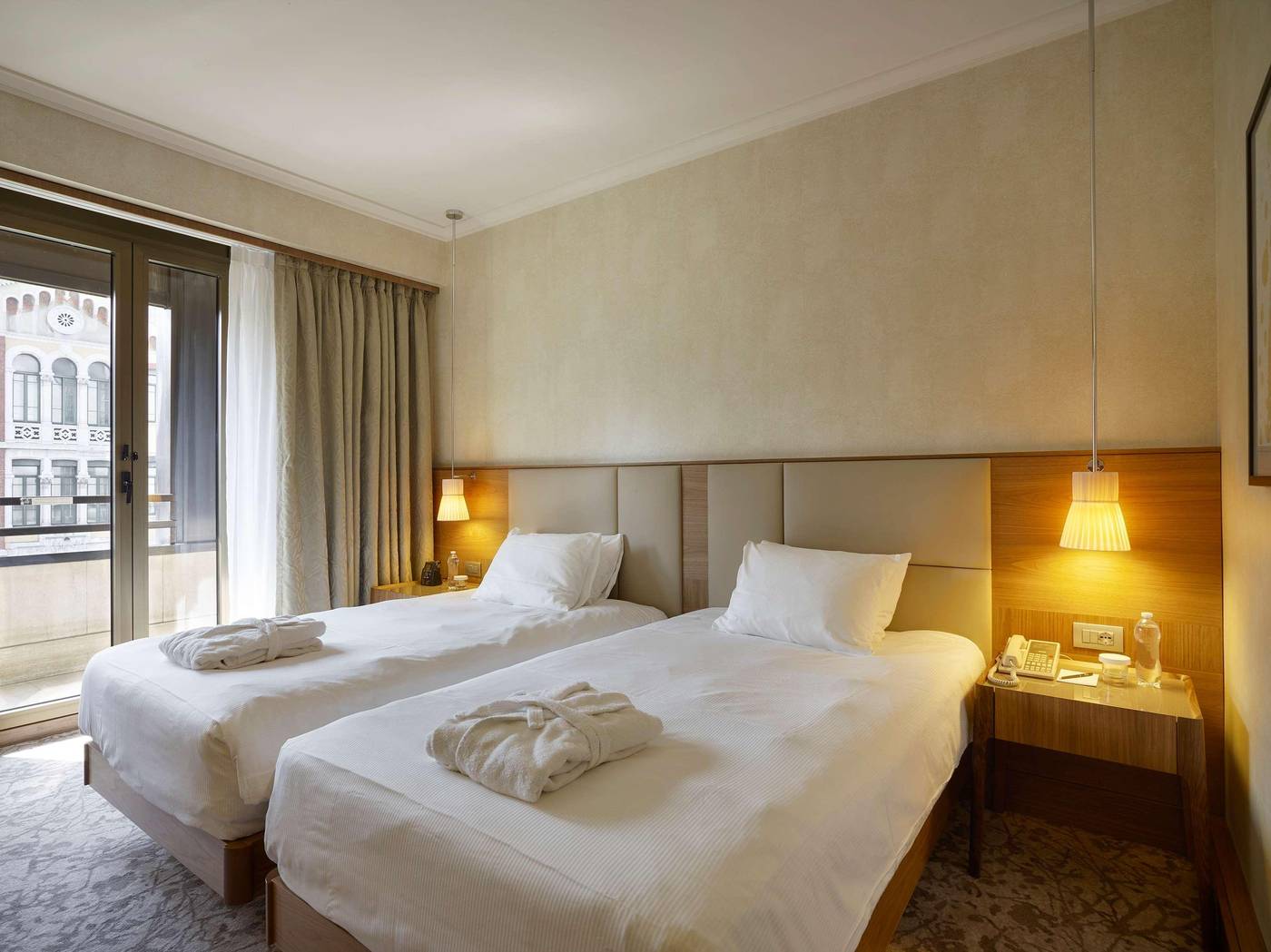 Hilton-Milan-Room-30