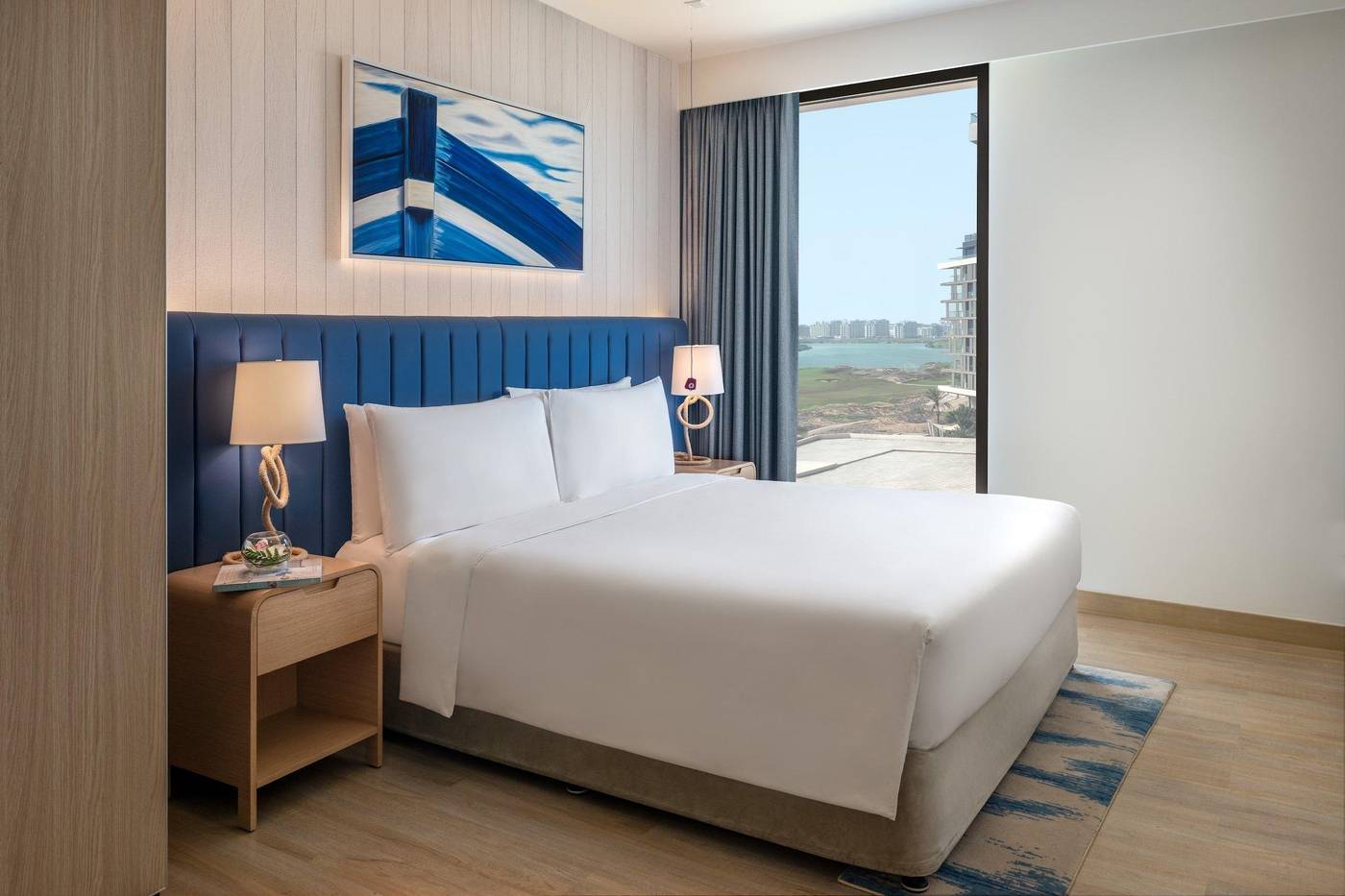 Crowne-Plaza-Hotel-Abu-Dhabi-Yas-Island-Room-26