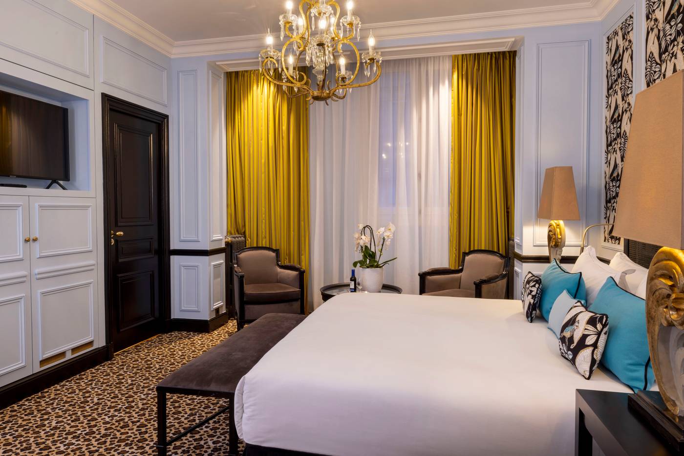 West-end-Paris-Room-35