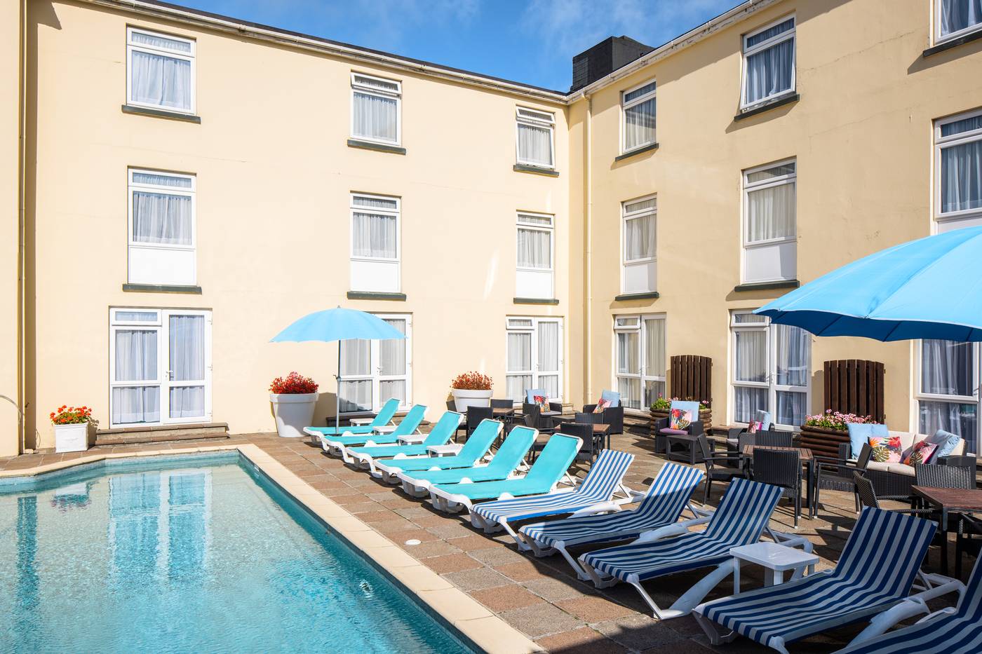 The-Monterey-Hotel--Sure-Hotel-Collection-by-Best-Pool-52