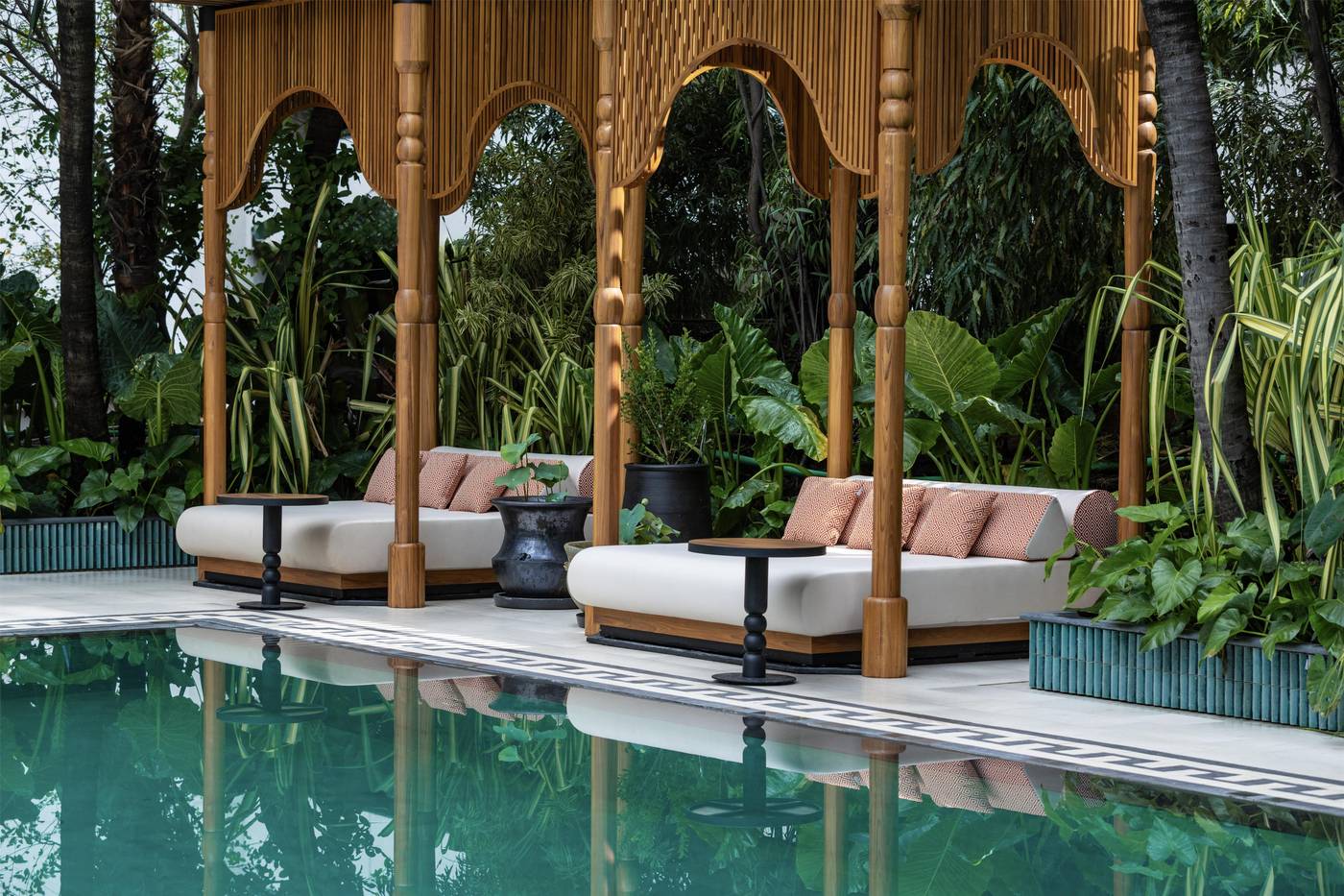 Anantara-Siam-Bangkok-Pool-86