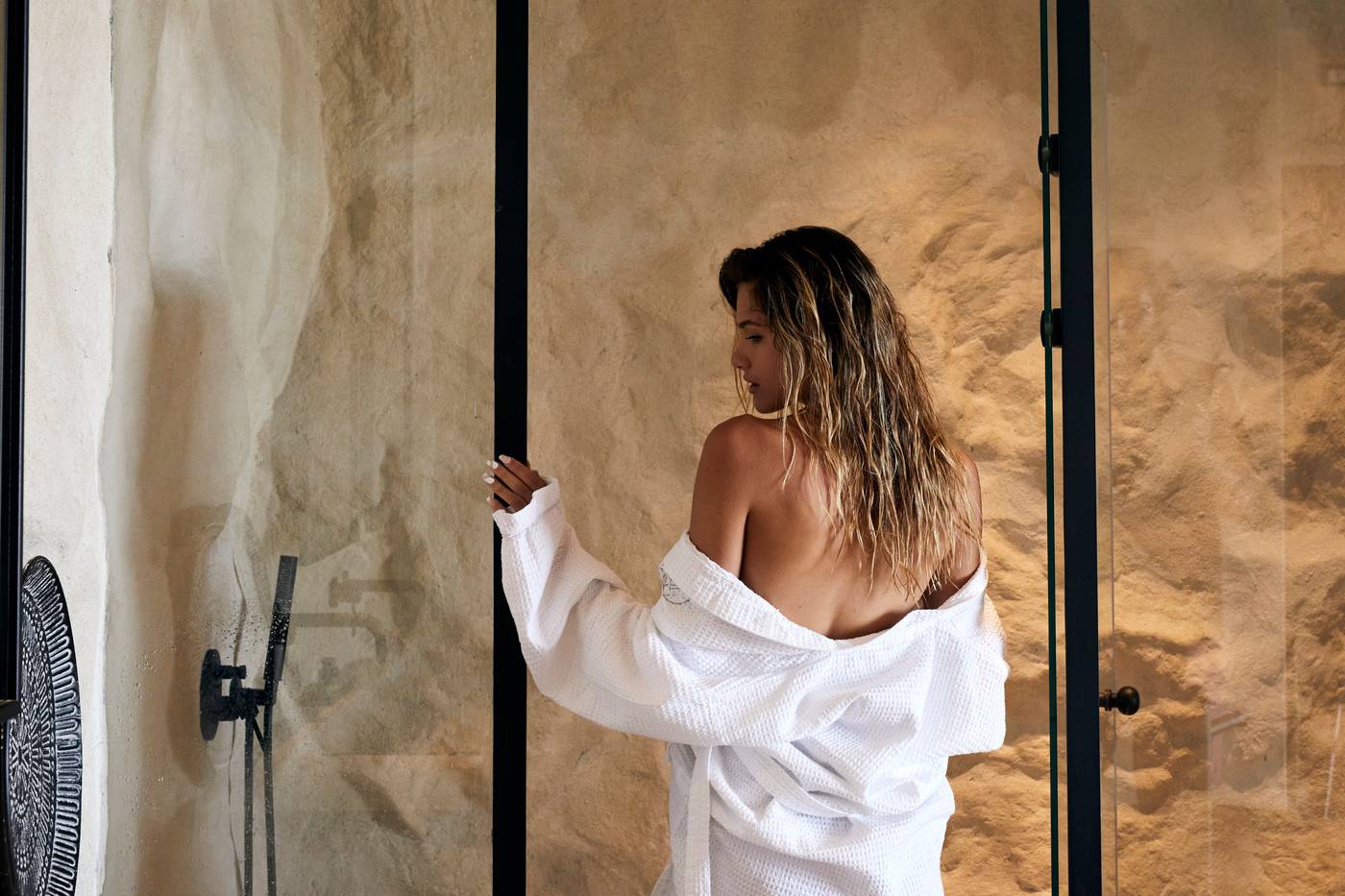 North-Santorini-A-Luxury-Spa-Hotel-Room-38