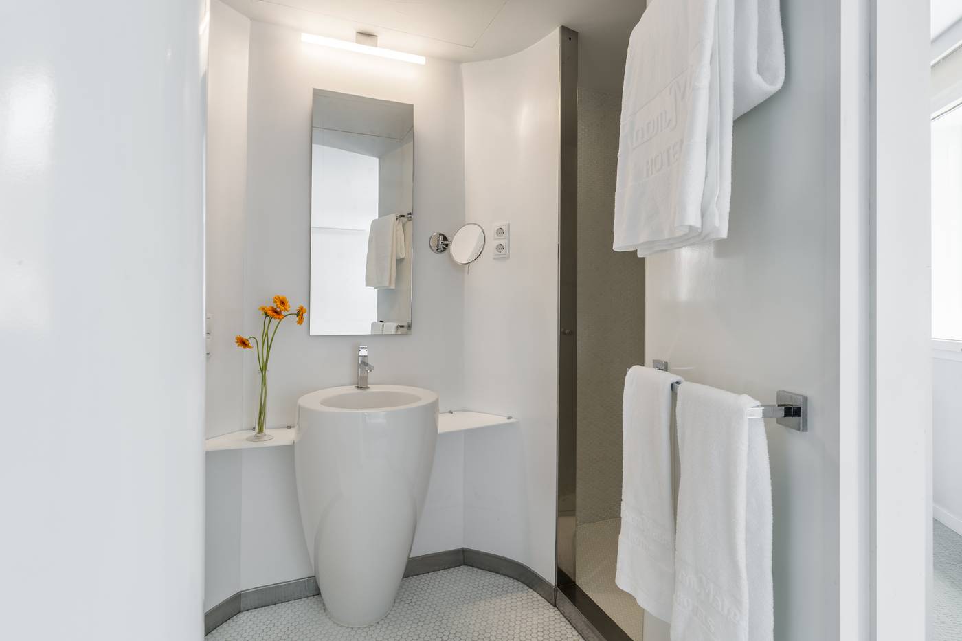 Room-Mate-Oscar-Room-52