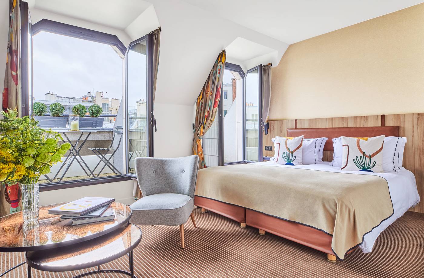 Plaza-Tour-Eiffel-Room-2