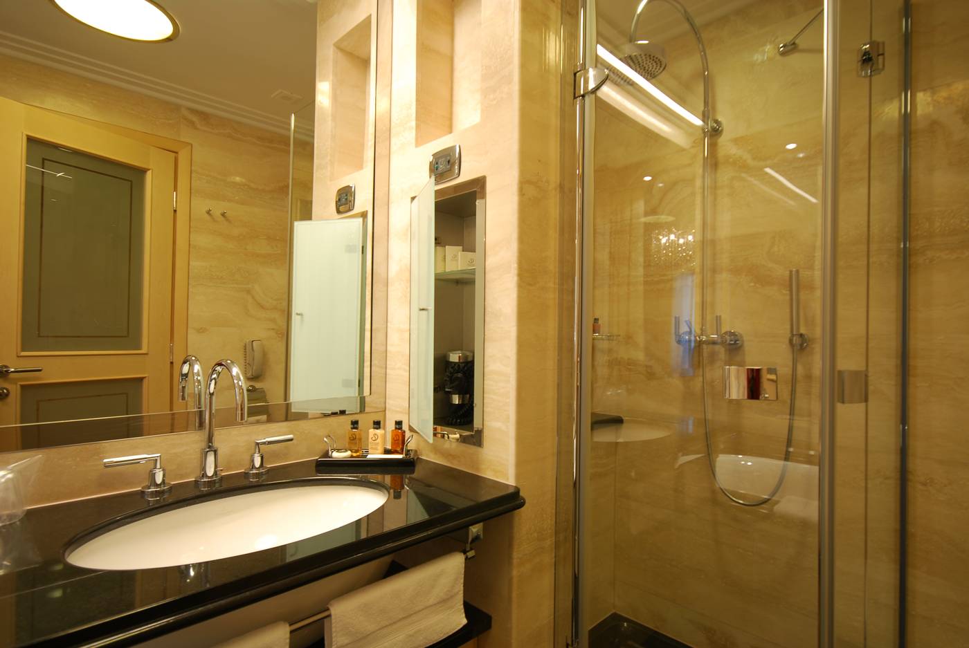 Splendid-Conference---Spa-Resort-Room-37