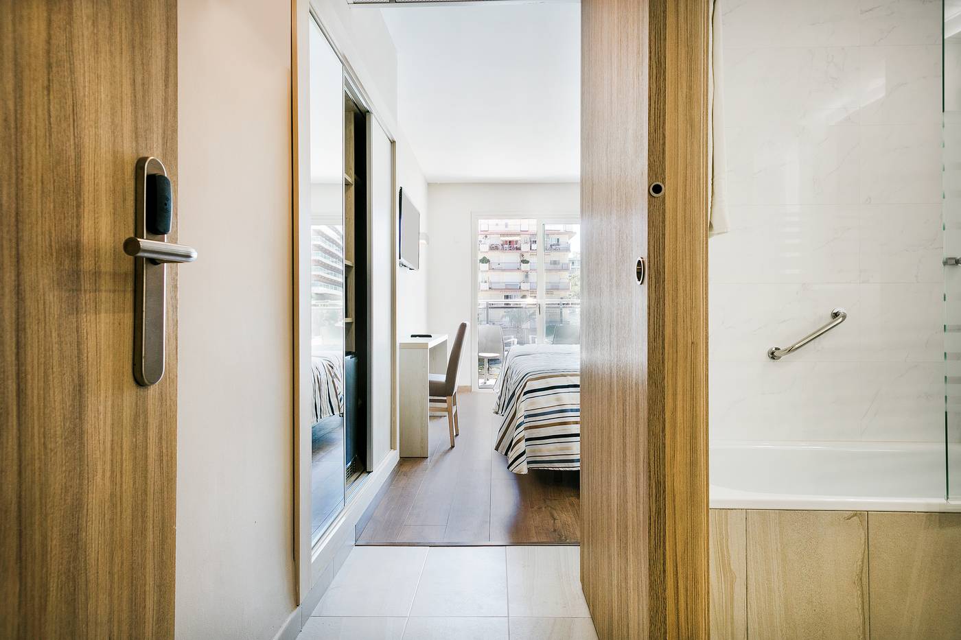 Best-San-Diego-Room-10