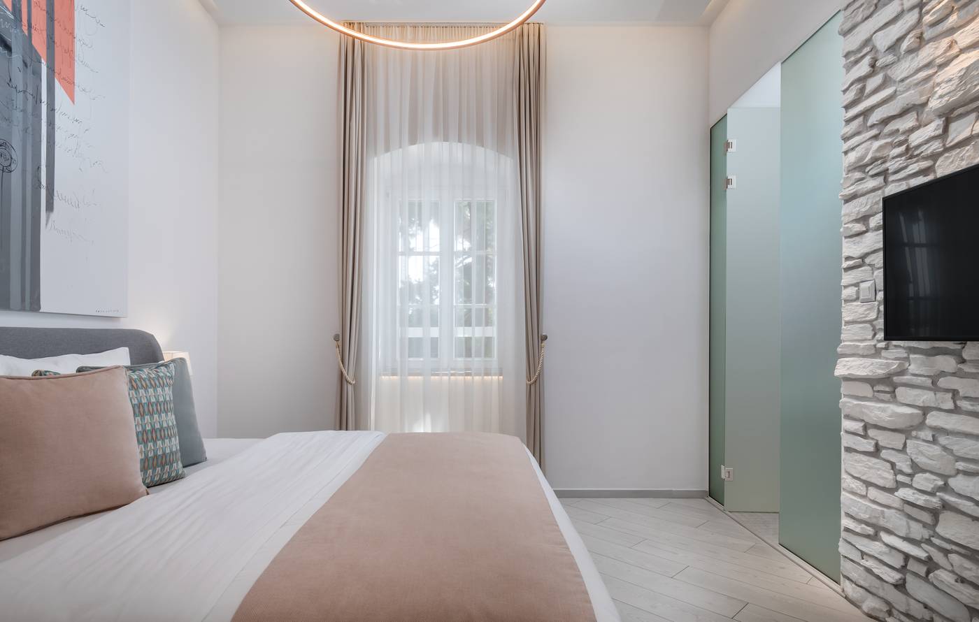 Lazure-Hotel---Marina-Room-33