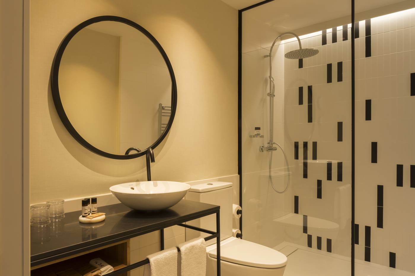 ICON-Embassy-Room-28