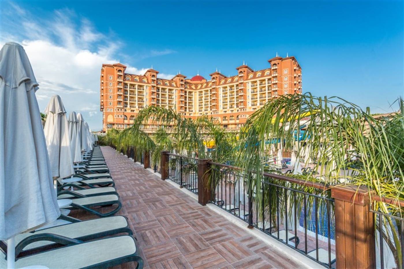 Villa-Side-Residence-General-view-10