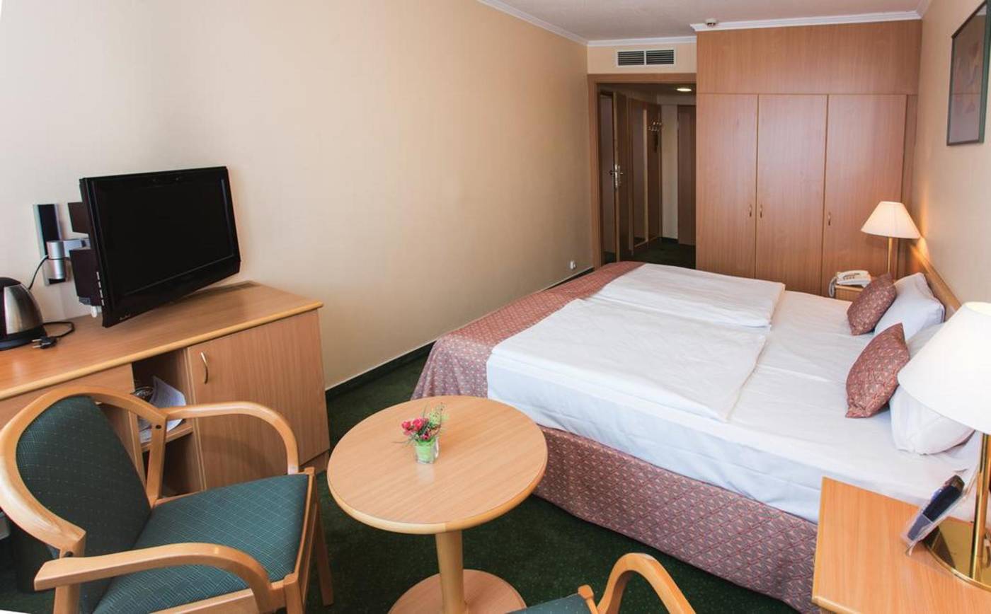 Danubius-Hotel-Arena-Room-37