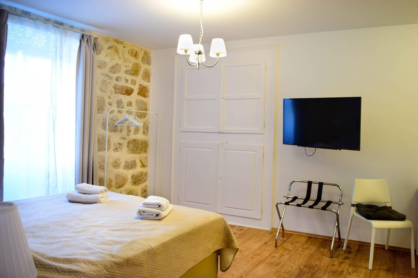 Rilati-Old-Town-Palace-Room-8