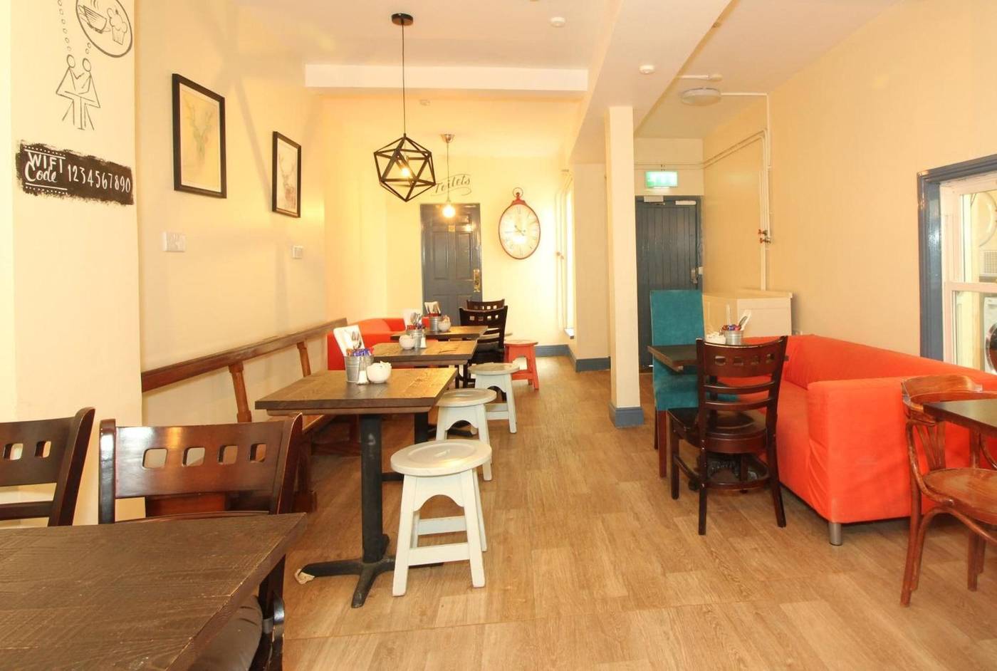 Tom-Dick-and-Harriet-s-Restaurant-7