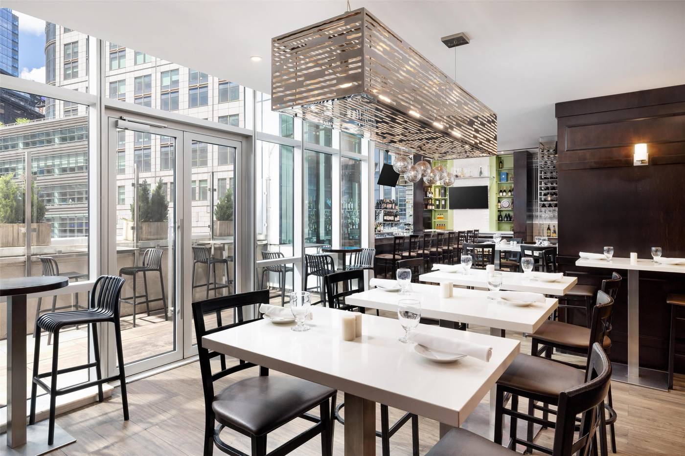 Hilton-Garden-Inn-New-York-Times-Square-Central-Restaurant-3