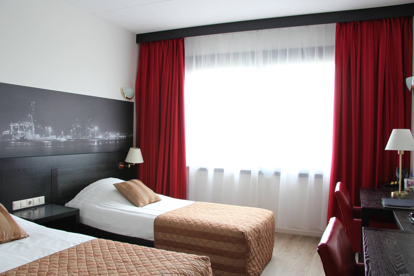 Bastion Hotel Vlaardingen-Netherlands-VLAARDINGEN-Room-5
