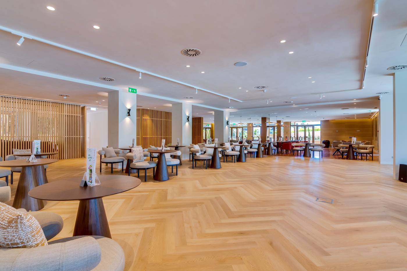 Falesia-Hotel---Adults-Only-Bar-39