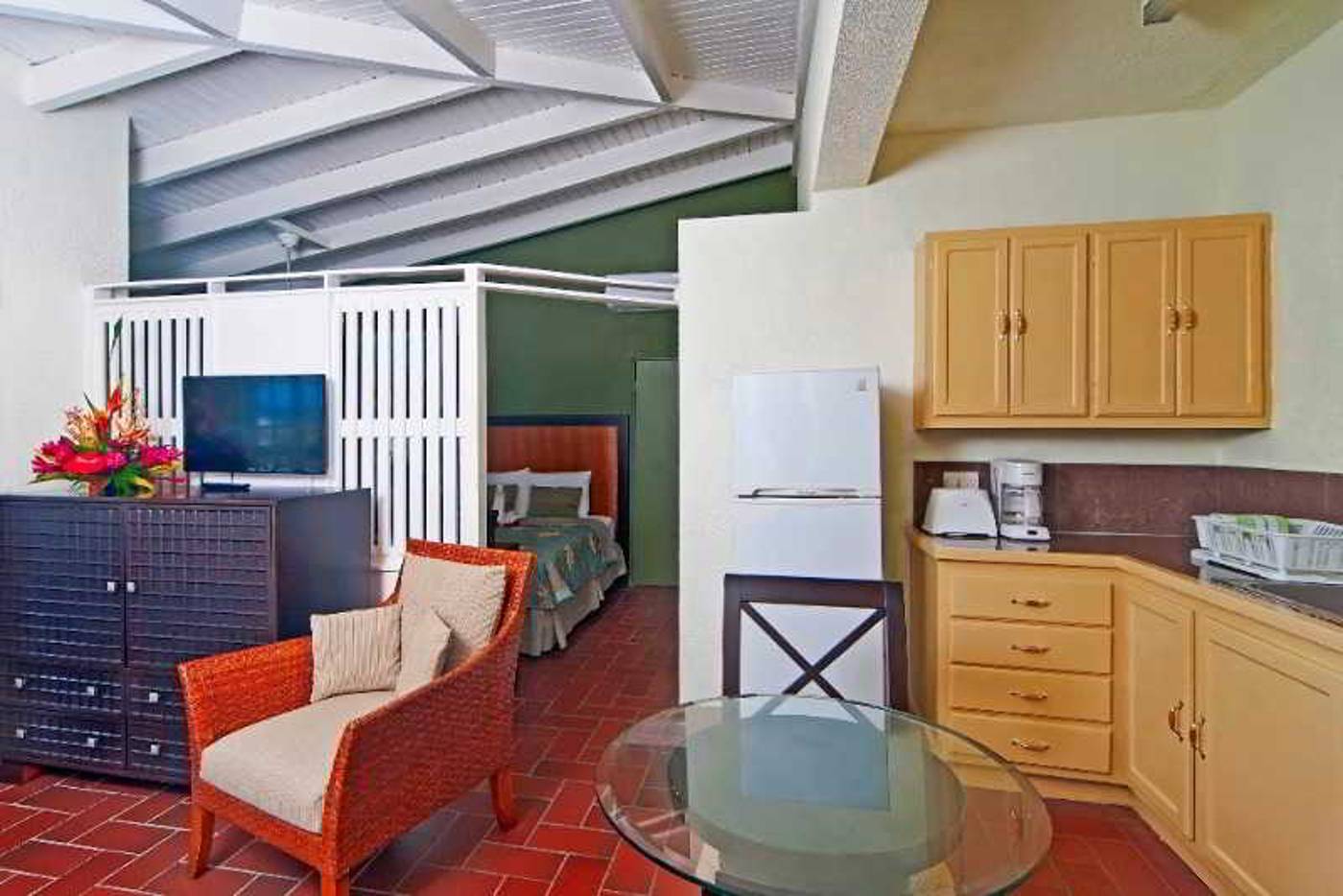 Blue-Horizons-Garden-Resort-Room-25