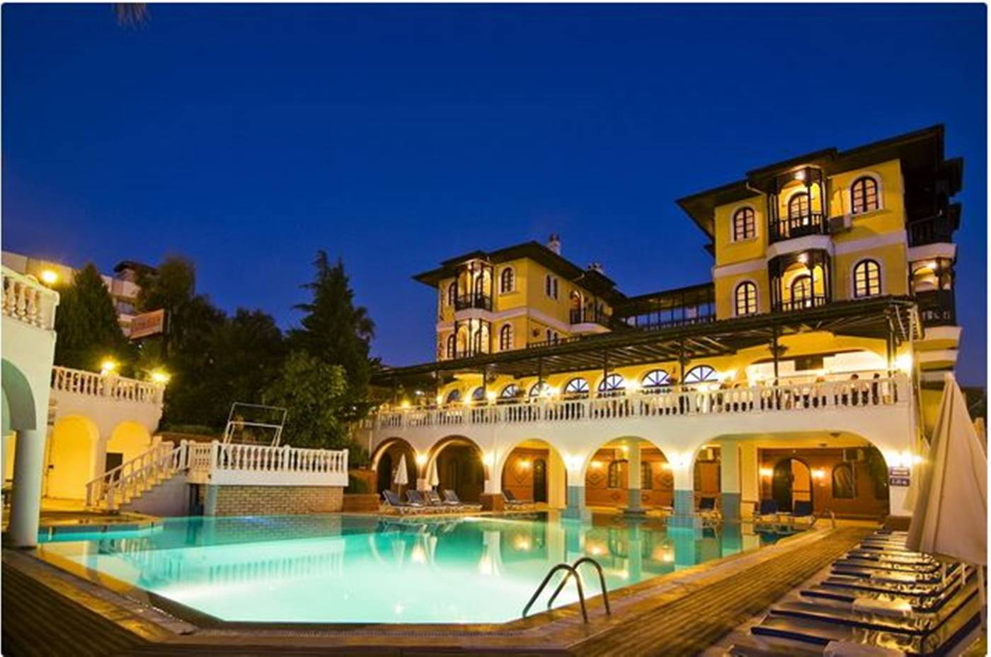 Altinsaray-Hotel-Pool-2