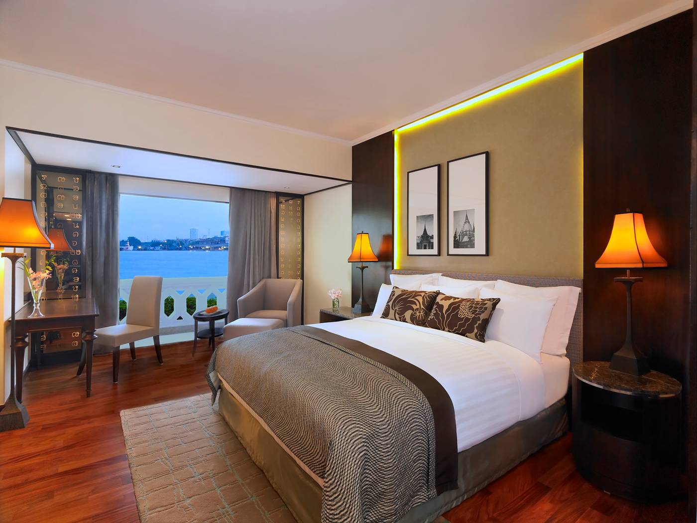 Anantara-Riverside-Bangkok-Room-10