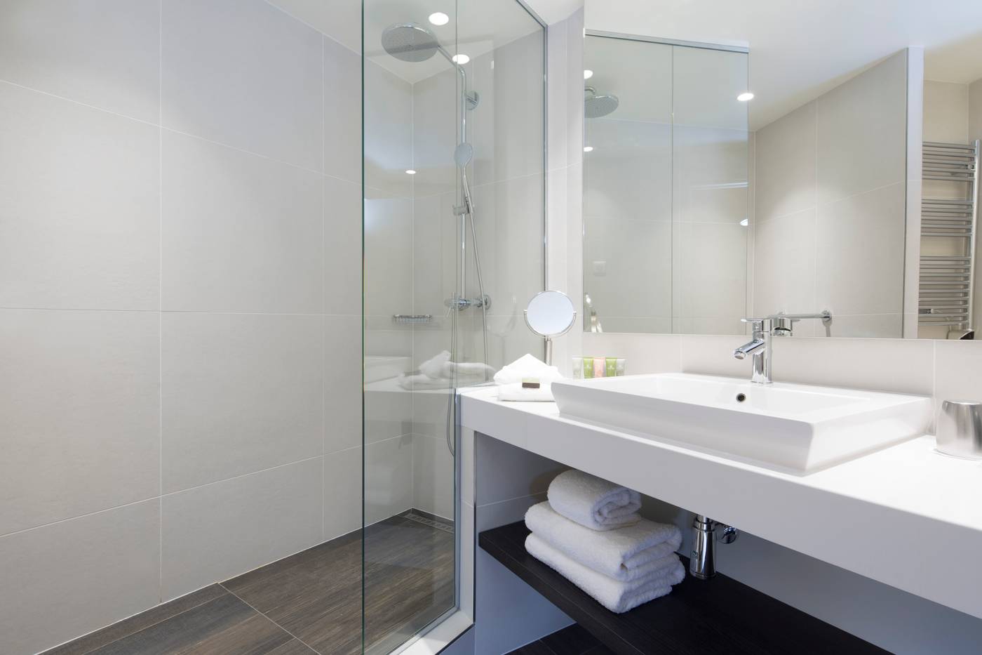 Garden-Elysee-Room-31